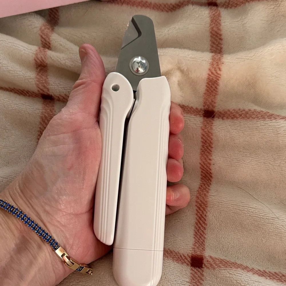 Source Unknown Pet Grooming Kit - Pink and Green Nail clipper and Grinder